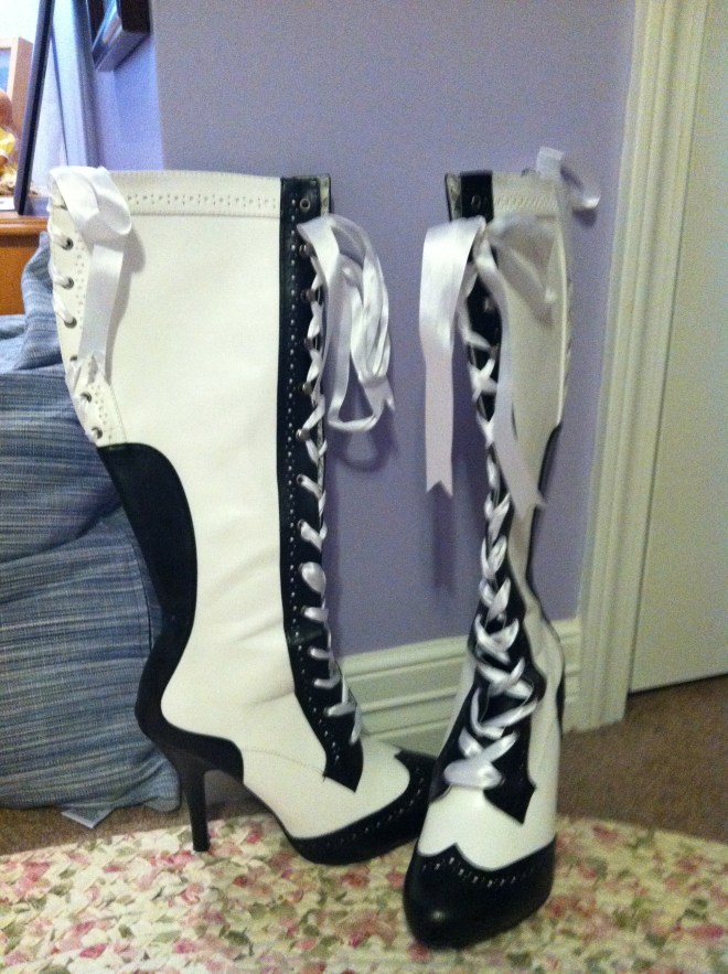 Shoes of The Week: Its a Jolly Holiday at DragonCon